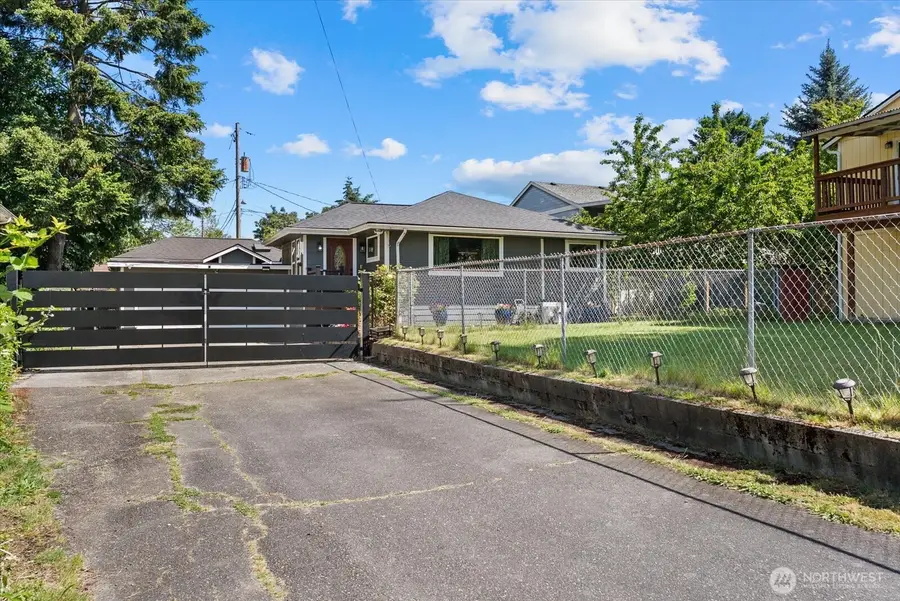 4240 S Rose Street, Seattle, WA 98118 - #2