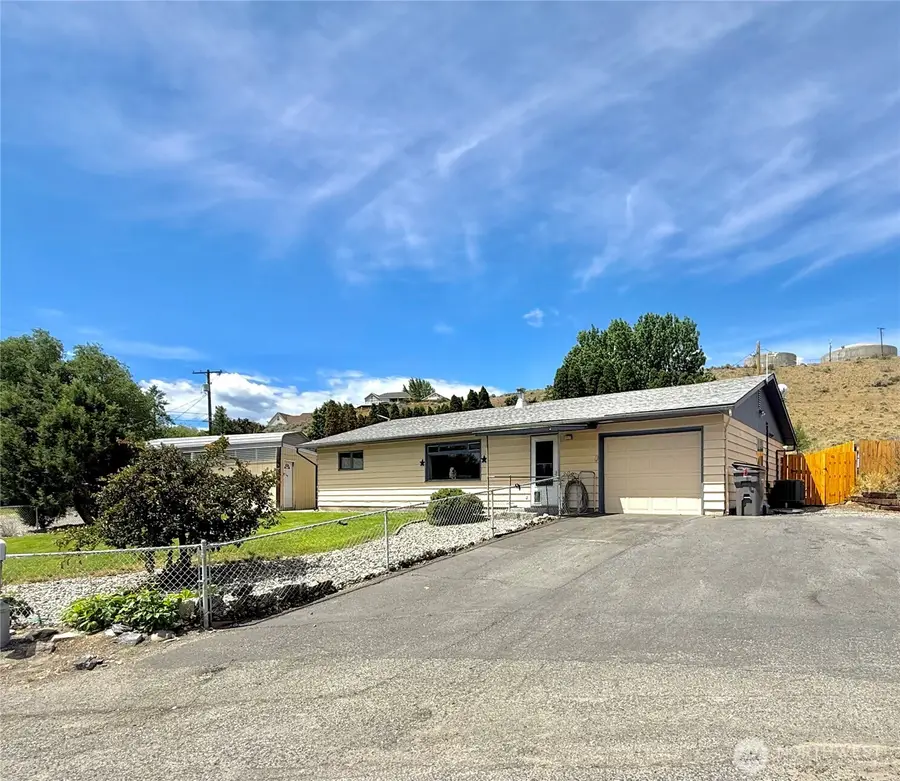 703 Sunrise Drive, Omak, WA 98841 - #2