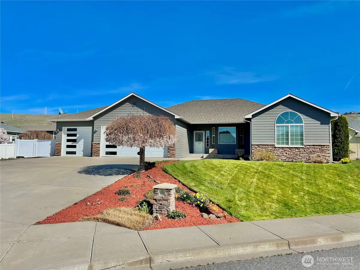 154 Springhill Drive, East Wenatchee, WA 98802 - #1