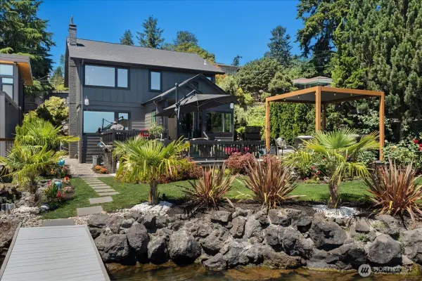 15038 Beach Drive Ne, Lake Forest Park, WA 98155