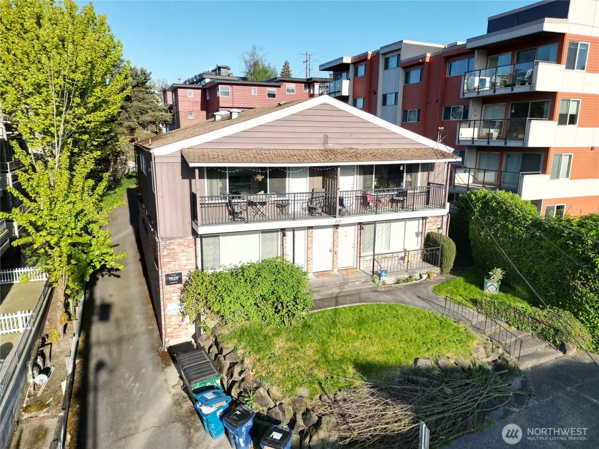 717 3rd Avenue N, Seattle, WA 98109 - #1