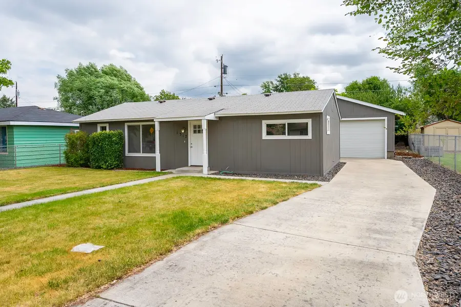 1517 N Mary Street, Moses Lake, WA 98837 - #2