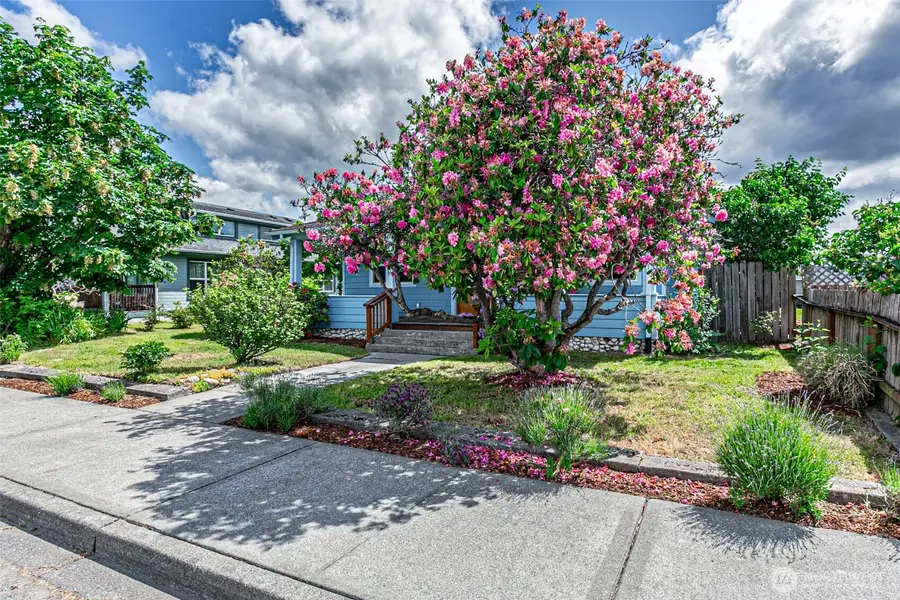 203 Orchard Avenue N, Eatonville, WA 98328 - #3