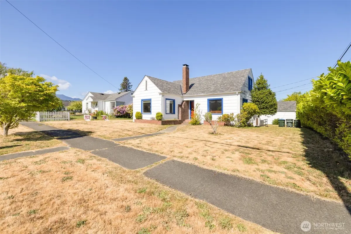 218 S Jones Street, Port Angeles, WA 98362 - #1