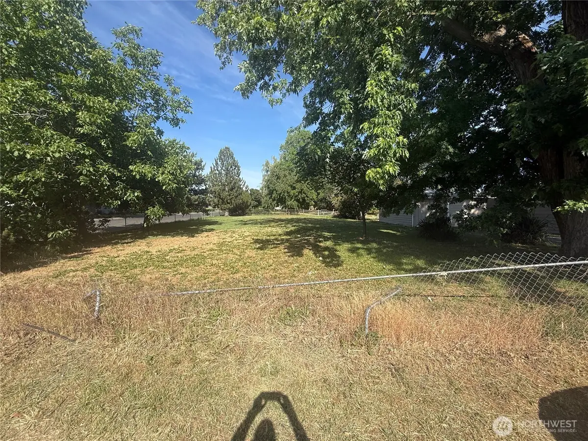 1413 SE Central Avenue, College Place, WA 99324 - #1