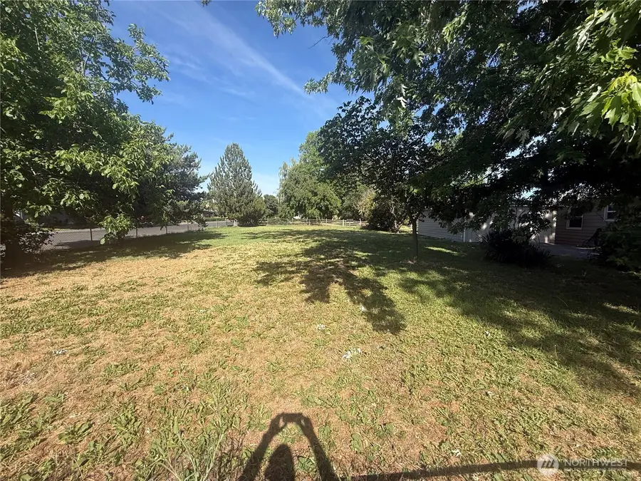 1413 SE Central Avenue, College Place, WA 99324 - #3