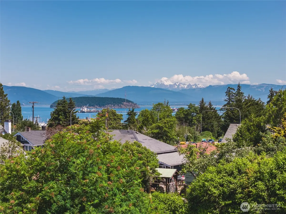 1112 37th Street #1, Anacortes, WA 98221 - #1