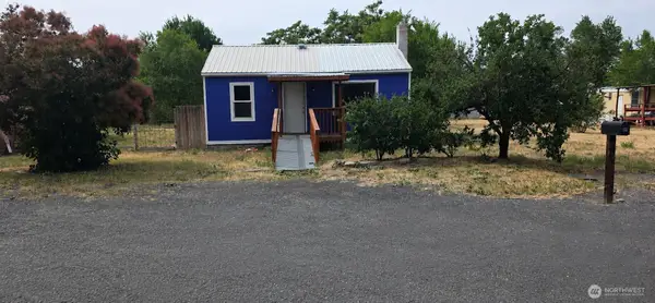 68 NW Ephrata Avenue, Soap Lake, WA 98851