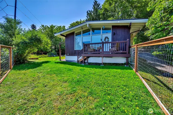 5700 212th Street Sw, Mountlake Terrace, WA 98043