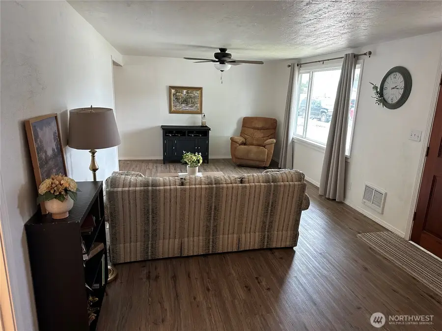 1125 SE Cottage Street, Ephrata, WA 98823 - #2