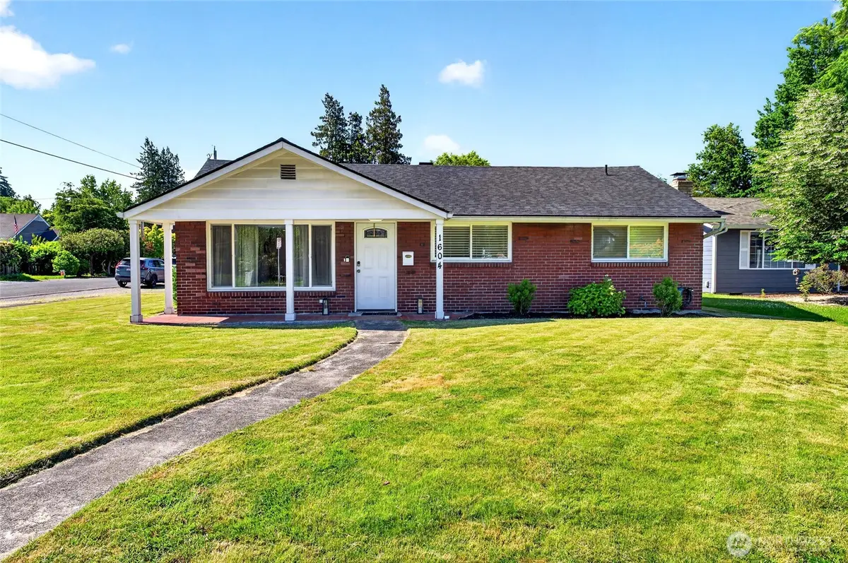 1604 W Pioneer Avenue, Puyallup, WA 98371 - #1