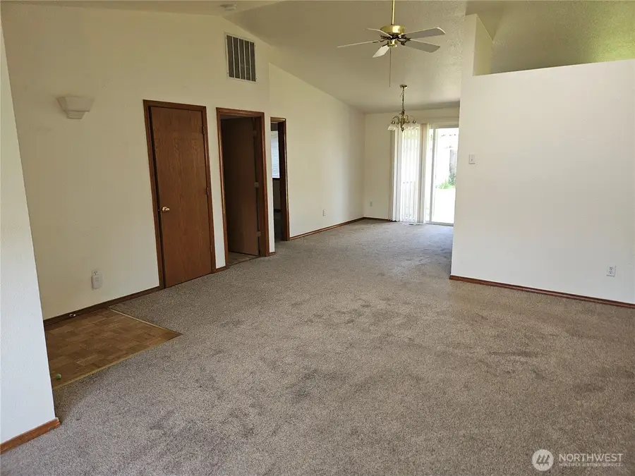 305 Waunch Street, Centralia, WA 98531 - #2