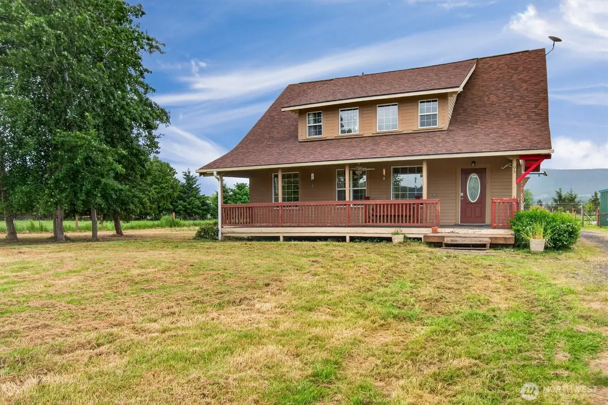 95 W Birnie Slough Road, Cathlamet, WA 98612 - #1