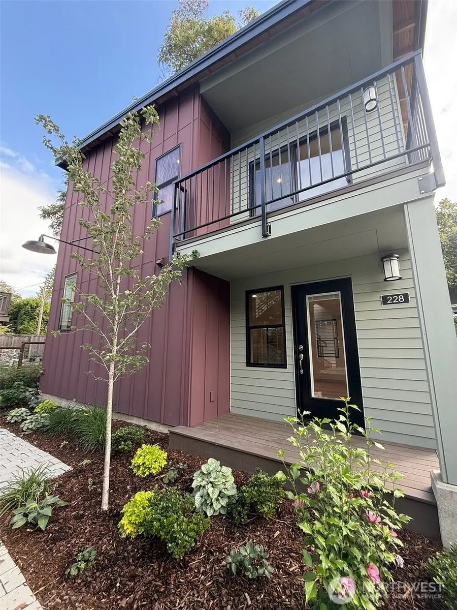 228 21st Avenue E, Seattle, WA 98112 - #2