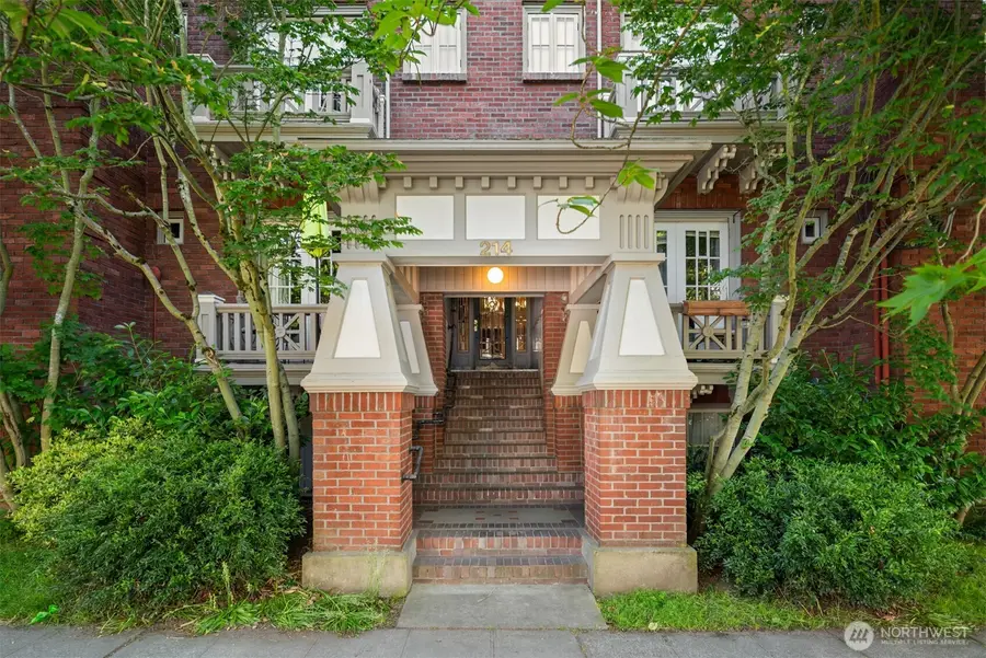 214 13th Avenue E #3, Seattle, WA 98102 - #2