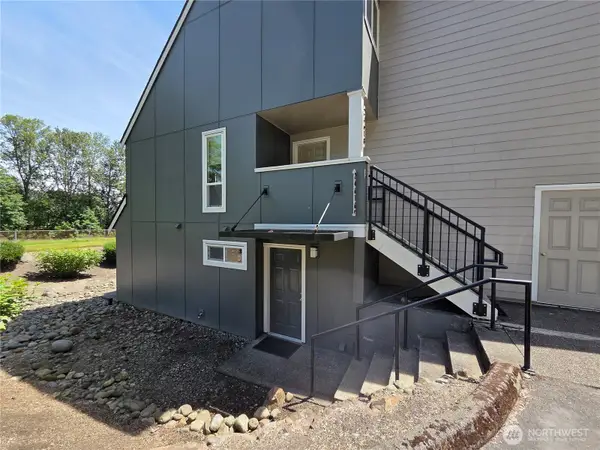 24616 45th Place S, Kent, WA 98032