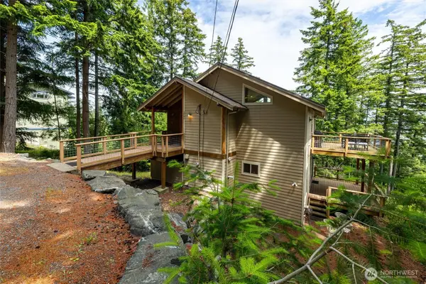 2986 Hales Passage Drive, Lummi Island, WA 98262