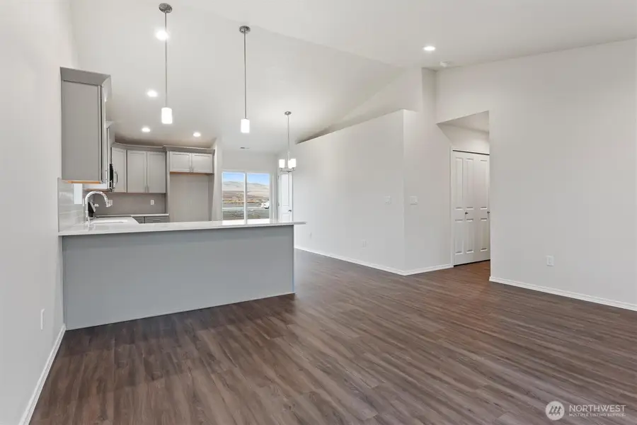 924 La Vista Drive, Warden, WA 98857 - #3