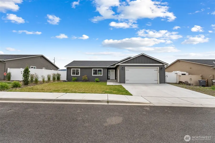 2468 3rd Street Se, East Wenatchee, WA 98802 - #2