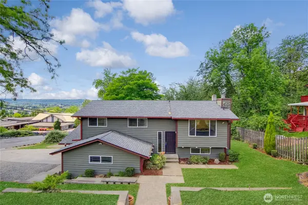 707 Alvord Avenue N, Kent, WA 98031