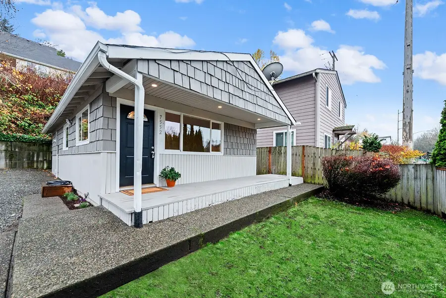 7552 21st Avenue Sw, Seattle, WA 98106 - #3