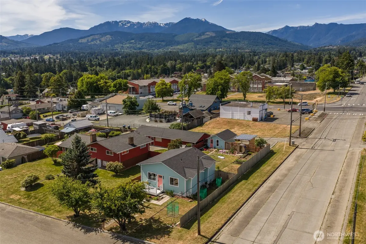 940 W 7th Street, Port Angeles, WA 98363 - #1