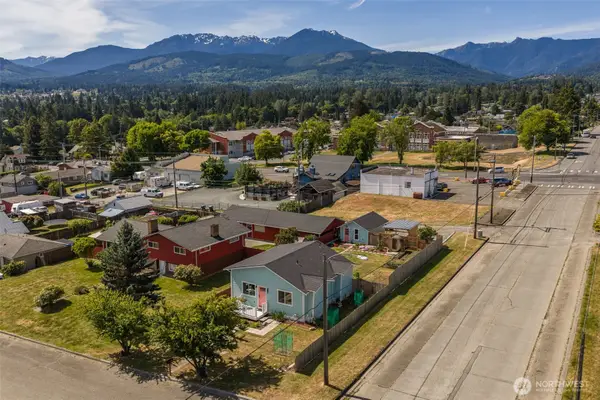 940 W 7th Street, Port Angeles, WA 98363