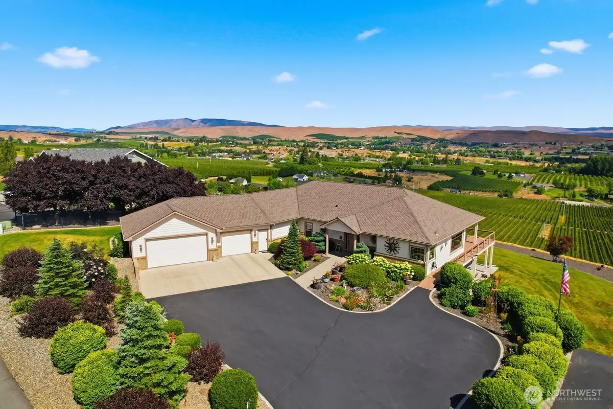 332 Marisa Hill Drive, Selah, WA 98942 - #1