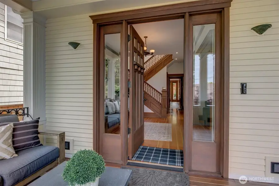 612 11th Avenue E, Seattle, WA 98102 - #3