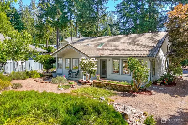 91 E Lake Forest Drive, Allyn, WA 98524