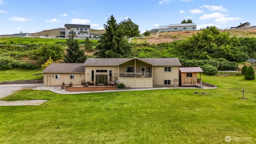 2049 Sleepy Hollow Road, Wenatchee, WA 98801 - #2