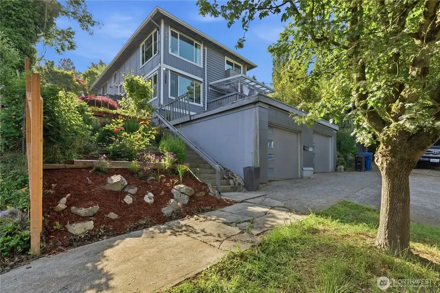 3824 23rd Avenue Sw, Seattle, WA 98106 - #2