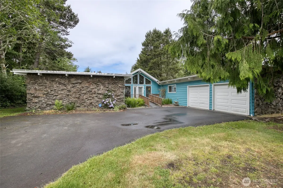 18 Sunset Boulevard, Hoquiam, WA 98550 - #1