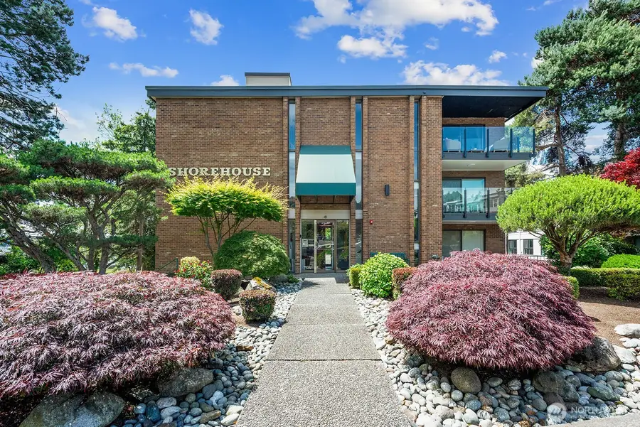 6225 Lake Washington Boulevard Ne #402, Kirkland, WA 98033 - #2