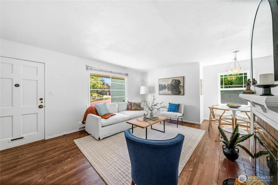 8221 23rd Avenue Ne, Seattle, WA 98115 - #3