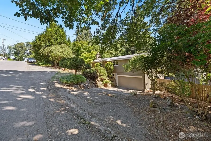 10312 Wallingford Avenue N, Seattle, WA 98133 - #2