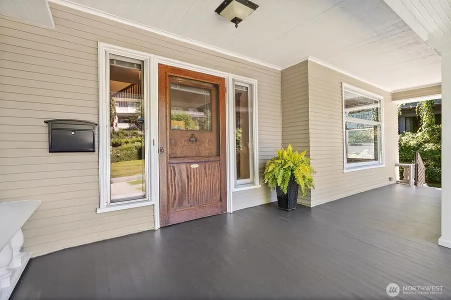 938 18th Avenue E, Seattle, WA 98112 - #2