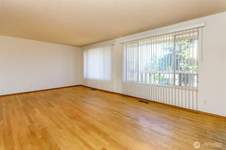 5127 S Hazel Street, Seattle, WA 98178 - #3