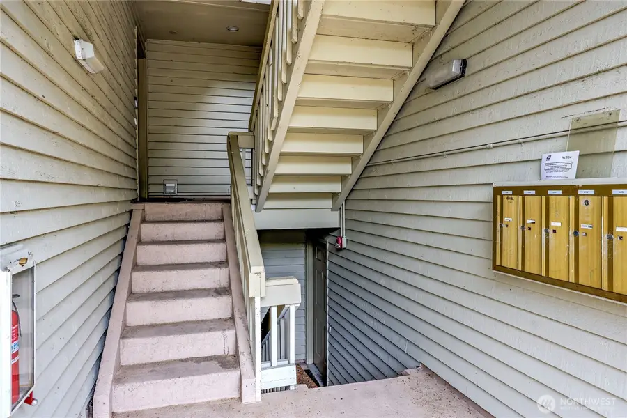 1700 W Sunn Fjord Lane #L202, Bremerton, WA 98312 - #2