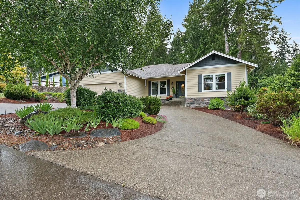 321 Fairway Dr, Allyn, WA 98524 - #1