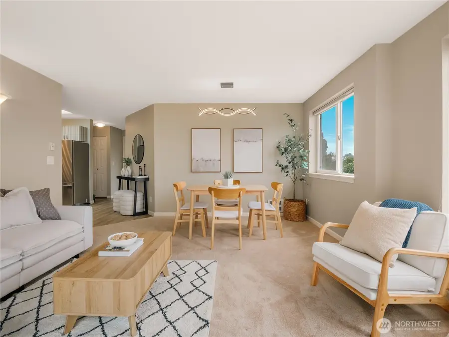 5624 Roosevelt Way Ne #302, Seattle, WA 98105 - #2