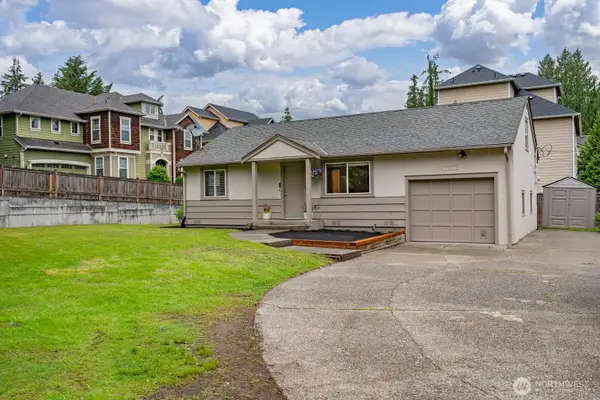 13804 Redmond Way #B, Redmond, WA 98052