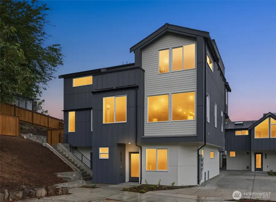 1405 29th Avenue, Seattle, WA 98122 - #2