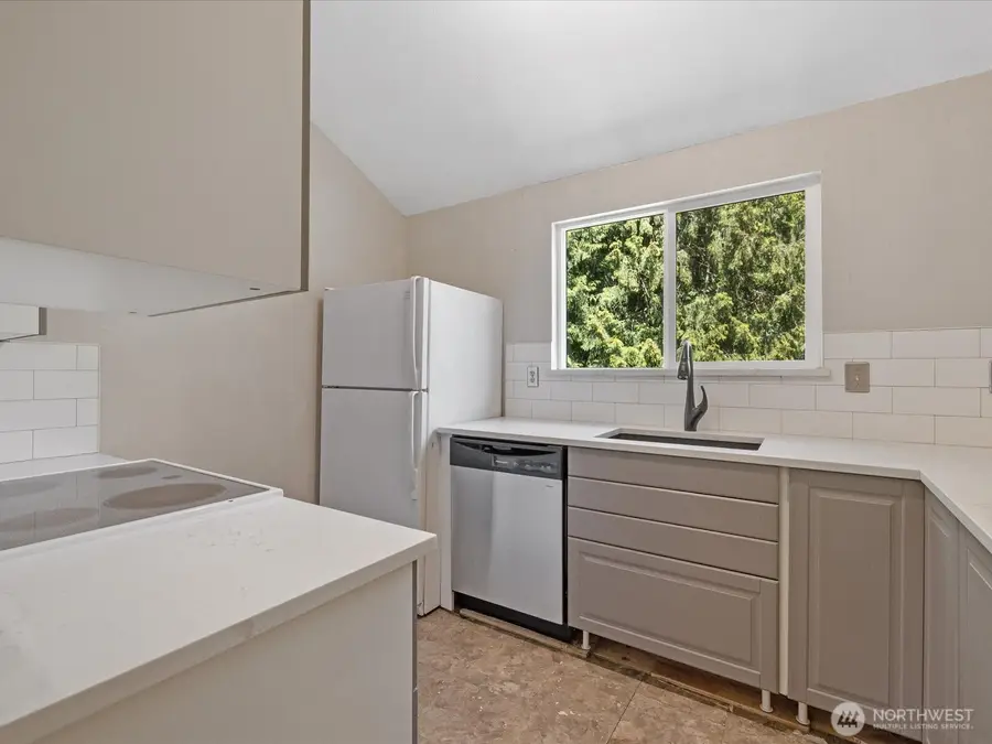820 E Cady Road #D202, Everett, WA 98203 - #3