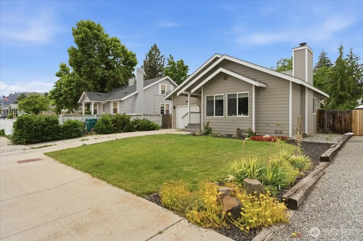 1002 Vassar Avenue, Wenatchee, WA 98801 - #1
