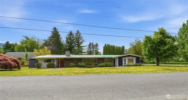 817 Ne 10th St, North Bend, WA 98045