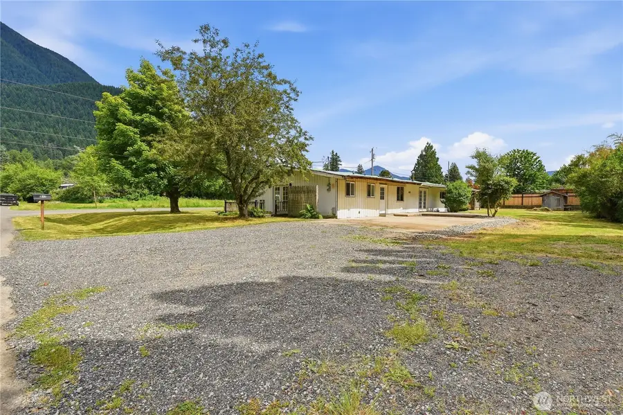 817 Ne 10th St, North Bend, WA 98045 - #3
