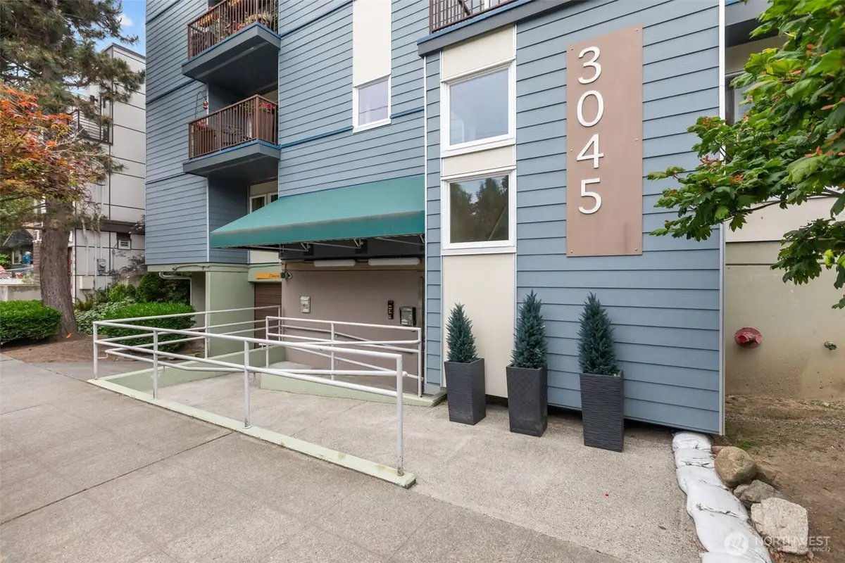 3045 20th Avenue W #209, Seattle, WA 98199 - #1