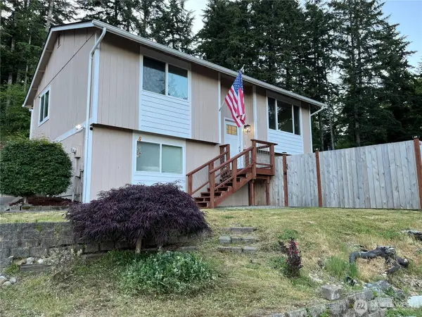 10 NE Anchor Court, Belfair, WA 98528