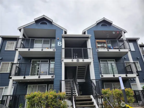 215 100th Street Sw #B-204, Everett, WA 98204